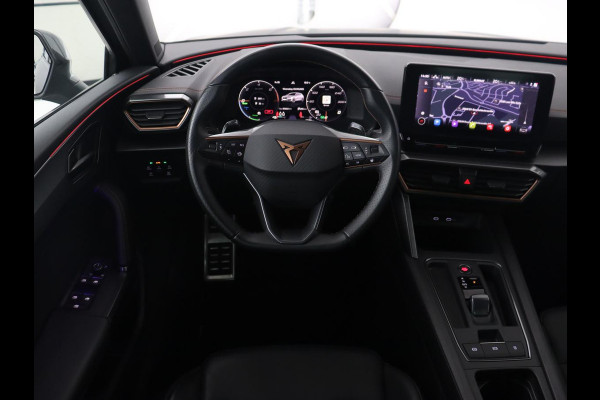 CUPRA Leon 1.4 eHybrid | 245pk | Stoel & stuurverwarming | Carplay | Memory | Sfeerverlichting | Parkeerhulp | Navigatie | Keyless | Full LED | Sportstoelen | Magnetic Tech Matt | PHEV | Plug In