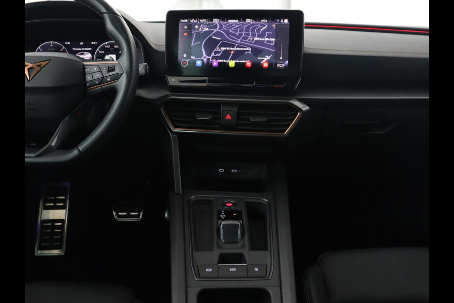 CUPRA Leon 1.4 eHybrid | 245pk | Stoel & stuurverwarming | Carplay | Memory | Sfeerverlichting | Parkeerhulp | Navigatie | Keyless | Full LED | Sportstoelen | Magnetic Tech Matt | PHEV | Plug In