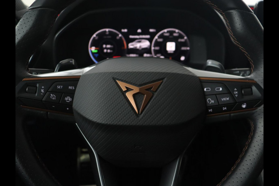 CUPRA Leon 1.4 eHybrid | 245pk | Stoel & stuurverwarming | Carplay | Memory | Sfeerverlichting | Parkeerhulp | Navigatie | Keyless | Full LED | Sportstoelen | Magnetic Tech Matt | PHEV | Plug In