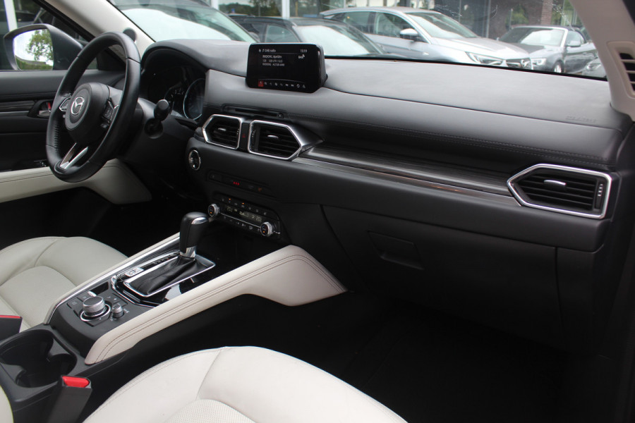 Mazda CX-5 2.0 SkyActiv-G 165 Luxury / Trekhaak / 360Camera / Head-up / Leder / Keyless / 19'' / Navigatie / Bose / Dodehoek / Stuur+Stoelverwarming / Adaptief Cruise Control
