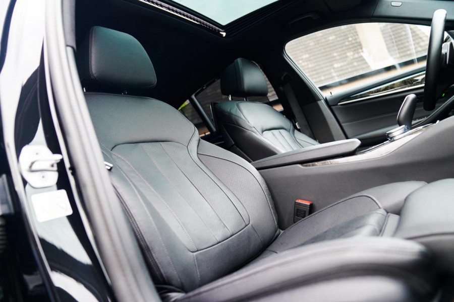 BMW 5 Serie 545e xDrive Business Edition Plus | Massage | Bowers & Wilkins | Schuifdak | LASER LED | BMW Driving Assisted | HuD |