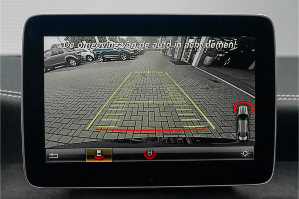 Mercedes-Benz CLA-Klasse 180 Edition AMG Night Pano Camera 18"