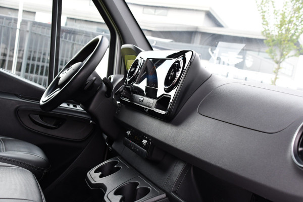 Mercedes-Benz Sprinter 319 V6 3.0 CDI L2H2 Camera, Cruise, 10,5'' Mbux, Automaat, Carplay, Multimedia, Trekhaak, Uniek!