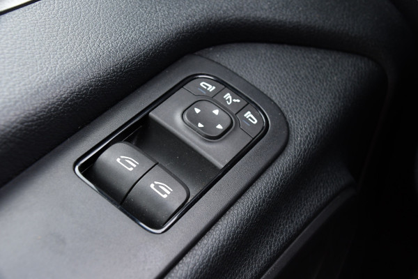 Mercedes-Benz Sprinter 319 V6 3.0 CDI L2H2 Camera, Cruise, 10,5'' Mbux, Automaat, Carplay, Multimedia, Trekhaak, Uniek!