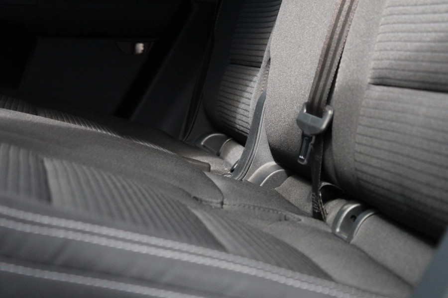 Ford Kuga 2.5 PHEV Titanium 225pk | Adaptive cruise control | Panoramadak | Dodehoeksensoren | Camera|  Privacy Glass