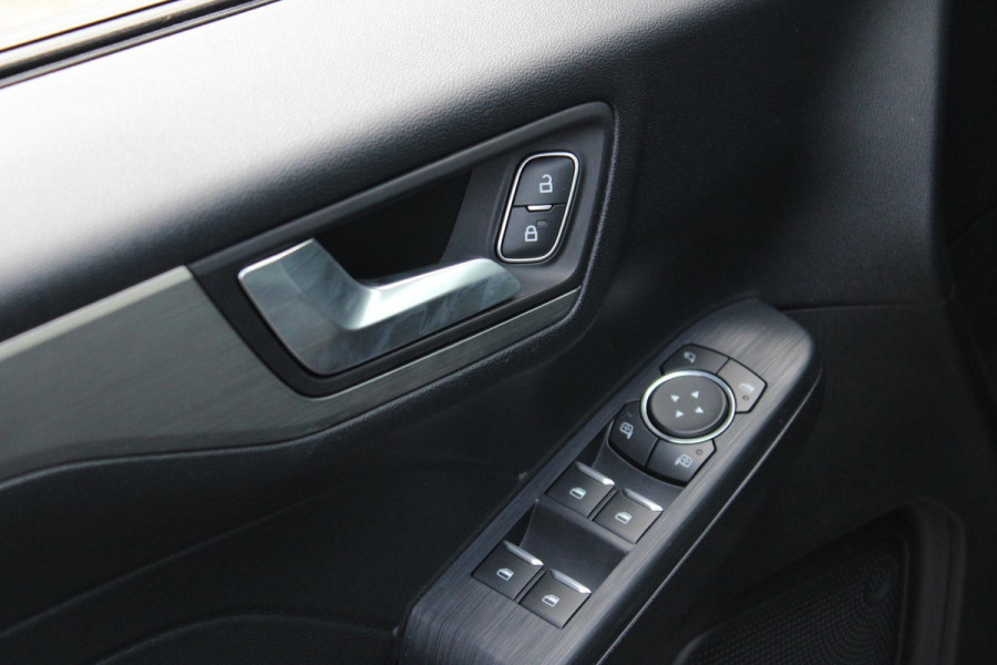 Ford Kuga 2.5 PHEV Titanium 225pk | Adaptive cruise control | Panoramadak | Dodehoeksensoren | Camera|  Privacy Glass