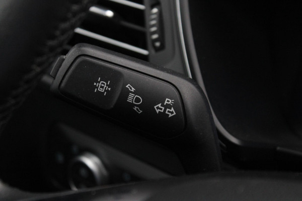 Ford Kuga 2.5 PHEV Titanium 225pk | Adaptive cruise control | Panoramadak | Dodehoeksensoren | Camera|  Privacy Glass