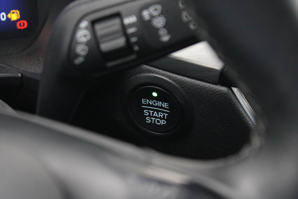 Ford Kuga 2.5 PHEV Titanium 225pk | Adaptive cruise control | Panoramadak | Dodehoeksensoren | Camera|  Privacy Glass