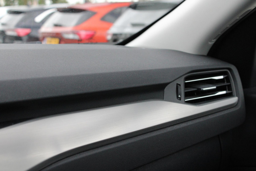 Ford Kuga 2.5 PHEV Titanium 225pk | Adaptive cruise control | Panoramadak | Dodehoeksensoren | Camera|  Privacy Glass