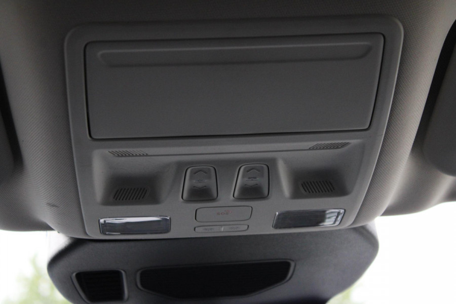 Ford Kuga 2.5 PHEV Titanium 225pk | Adaptive cruise control | Panoramadak | Dodehoeksensoren | Camera|  Privacy Glass
