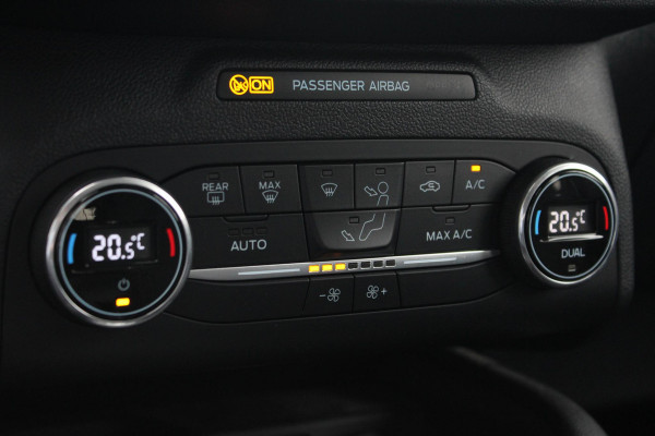 Ford Kuga 2.5 PHEV Titanium 225pk | Adaptive cruise control | Panoramadak | Dodehoeksensoren | Camera|  Privacy Glass