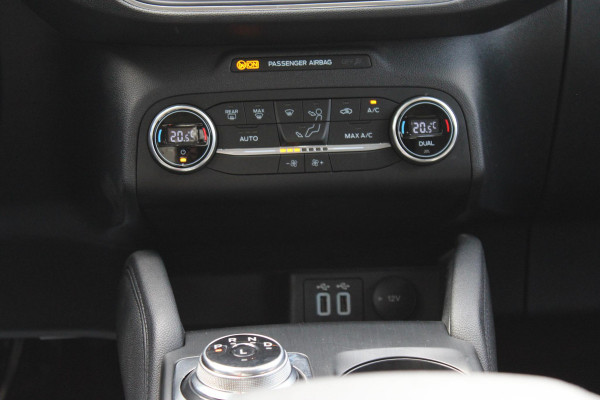 Ford Kuga 2.5 PHEV Titanium 225pk | Adaptive cruise control | Panoramadak | Dodehoeksensoren | Camera|  Privacy Glass
