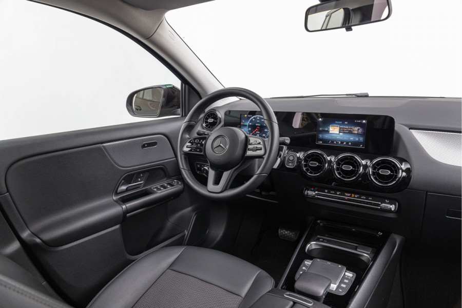 Mercedes-Benz GLA 180 7G DCT Navi Camera BTW auto