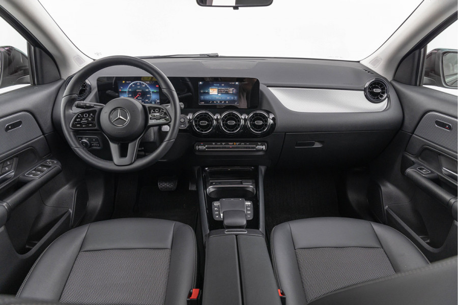 Mercedes-Benz GLA 180 7G DCT Navi Camera BTW auto