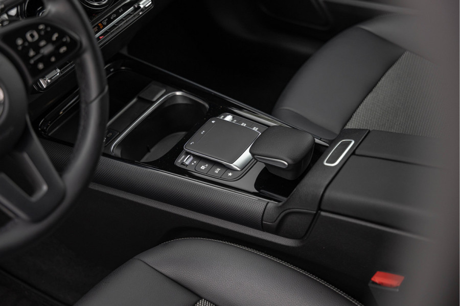 Mercedes-Benz GLA 180 7G DCT Navi Camera BTW auto