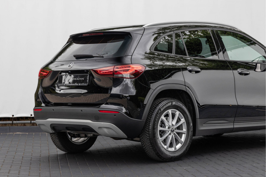 Mercedes-Benz GLA 180 7G DCT Navi Camera BTW auto