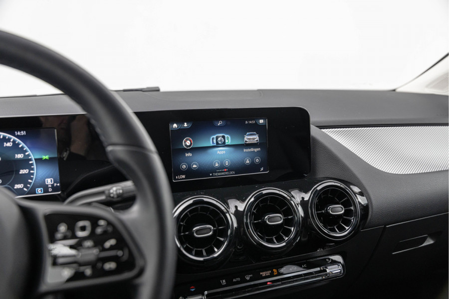 Mercedes-Benz GLA 180 7G DCT Navi Camera BTW auto