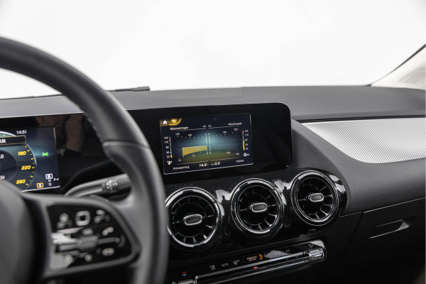 Mercedes-Benz GLA 180 7G DCT Navi Camera BTW auto