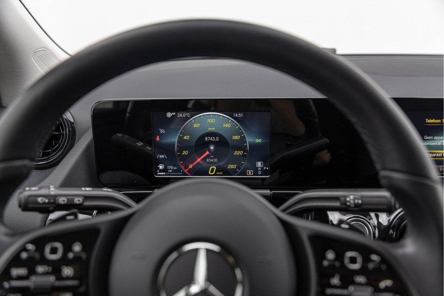 Mercedes-Benz GLA 180 7G DCT Navi Camera BTW auto