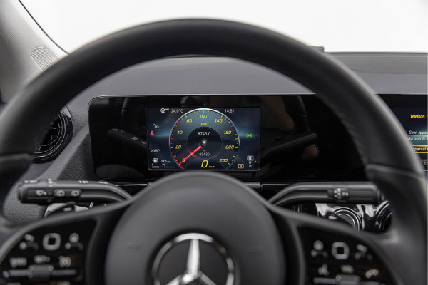 Mercedes-Benz GLA 180 7G DCT Navi Camera BTW auto