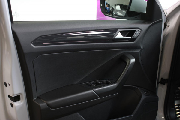 Volkswagen T-Roc 2.0 TSI 4Motion 3X R-Line *Pano*Camera*Keyless*Led*