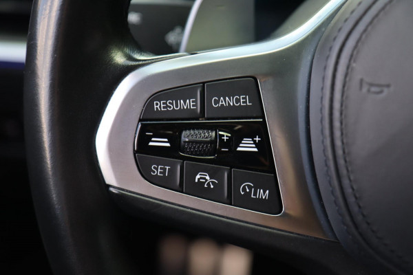 BMW 3-serie M340d xDrive / LIVE COCKPIT / CARPLAY / TREKHAAK / DEALERONDERHOUDEN!