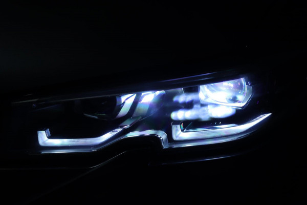 BMW 3-serie M340d xDrive / LIVE COCKPIT / CARPLAY / TREKHAAK / DEALERONDERHOUDEN!