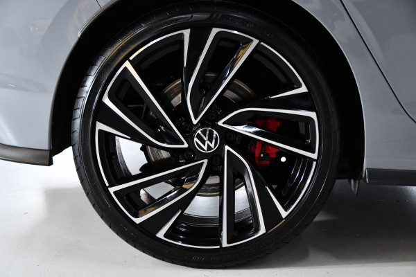 Volkswagen Golf 2.0 TSI GTI, Panoramadak, Applecarplay, Sfeerverlichting