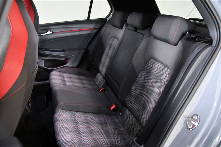 Volkswagen Golf 2.0 TSI GTI, Panoramadak, Applecarplay, Sfeerverlichting
