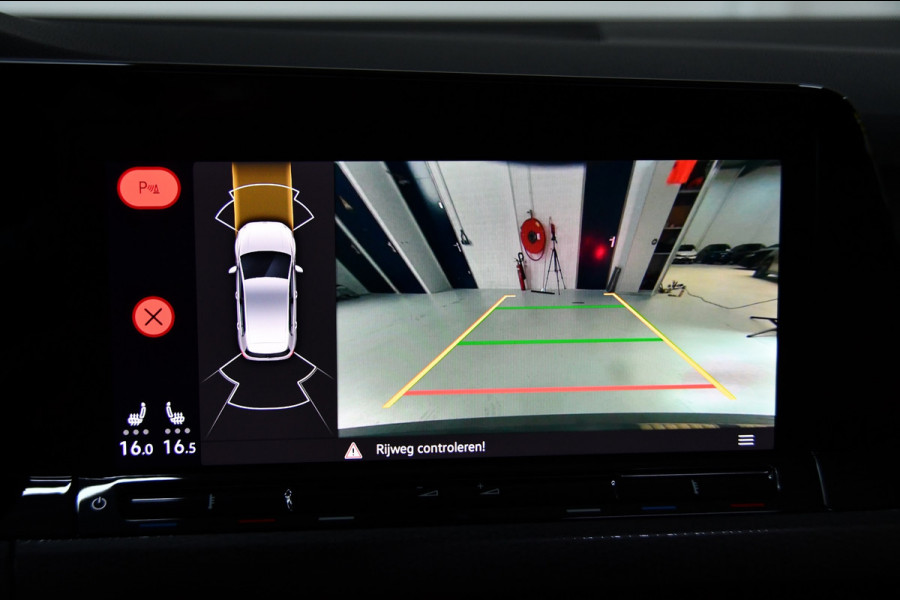 Volkswagen Golf 2.0 TSI GTI, Panoramadak, Applecarplay, Sfeerverlichting