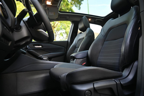 Nissan QASHQAI 1.3 MHEV Xtronic 1st Ed. Pano Trekhaak ProPilot '21