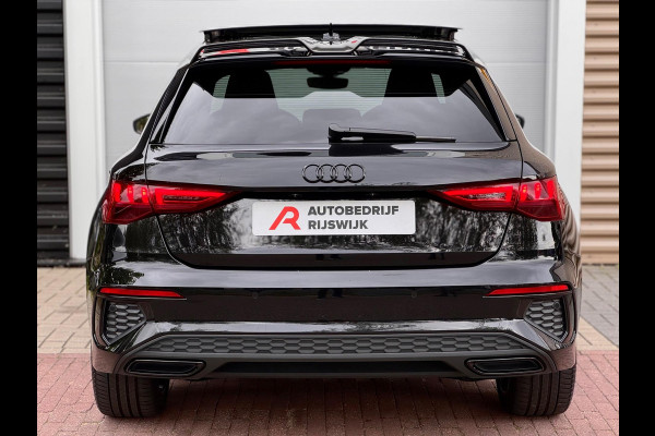 Audi A3 Sportback 45 TFSI e S edition Competition Carbon/Pano/B&O Audi A3 Sportback 45 TFSI e S edition Competition Carbon/Pano/B&O