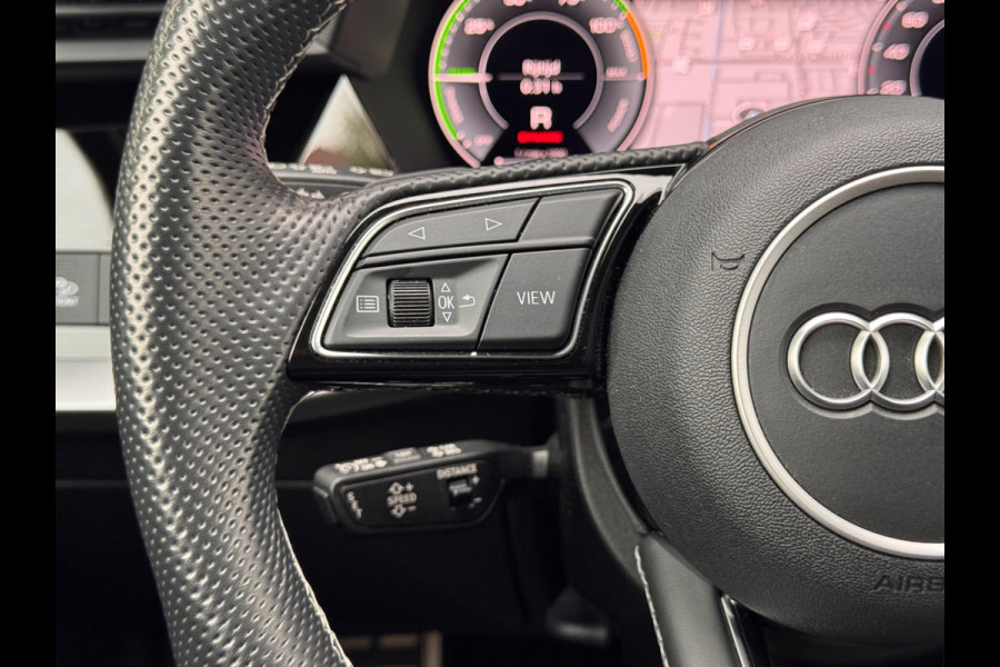 Audi A3 Sportback 45 TFSI e S edition Competition Carbon/Pano/B&O Audi A3 Sportback 45 TFSI e S edition Competition Carbon/Pano/B&O