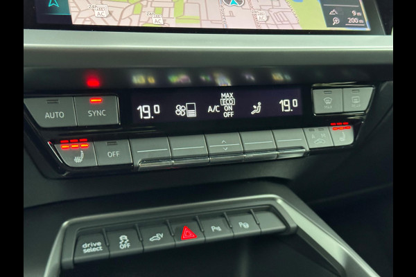 Audi A3 Sportback 45 TFSI e S edition Competition Carbon/Pano/B&O Audi A3 Sportback 45 TFSI e S edition Competition Carbon/Pano/B&O