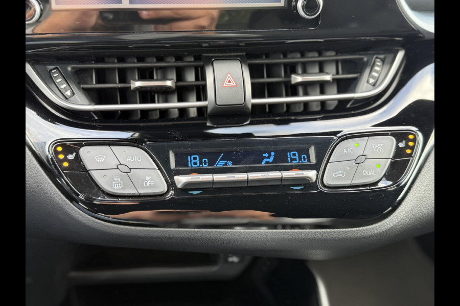 Toyota C-HR 2.0 Hybrid Bi-Tone Dealer Onderhouden,Camera,Trekhaak,184pk,Navi,Stoelverwarming,Clima,Cruise,Pdc V+A,Lm velgen,Apk tot 09-2026