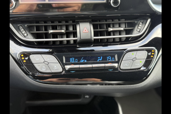 Toyota C-HR 2.0 Hybrid Bi-Tone Dealer Onderhouden,Camera,Trekhaak,184pk,Navi,Stoelverwarming,Clima,Cruise,Pdc V+A,Lm velgen,Apk tot 09-2026