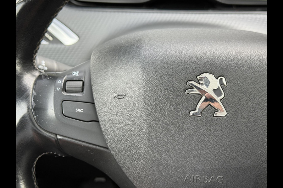 Peugeot 2008 1.2 PureTech Allure Pano,110pk,Navi,Halfleder,Clima,Cruise,Lm velgen,Pdc,Apk tot 09-2026