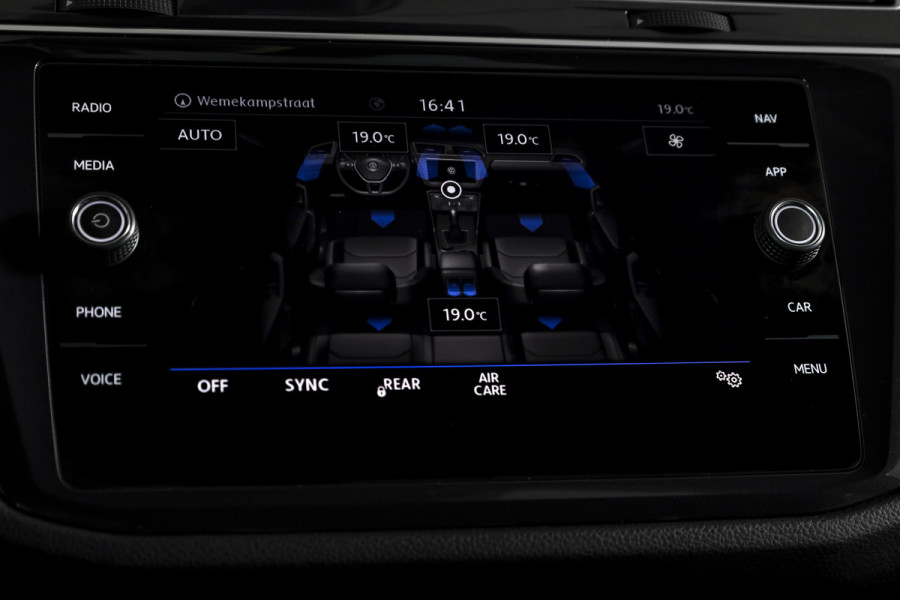 Volkswagen Tiguan 1.5 TSI ACT Comfortline 150 PK - Automaat | Adapt. Cruise | Stoelverwarming | PDC | NAV | ECC | Elek. Trekhaak | LM 18" |
