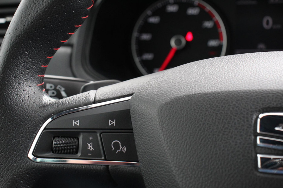 Seat Ibiza 1.0 TSI 110pk DSG FR | Navigatie | Apple Carplay / Android Auto | Climate Control | Adaptive Cruise Control |  Stoelverwarming | Privacy Glass | Lichtmetalen Velgen |