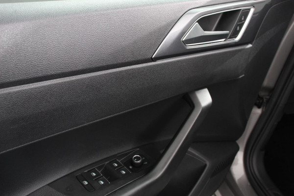 Volkswagen Polo 1.0 TSI 110pk DSG Highline | Navigatie | Apple Carplay/Android Auto | Parkeersensoren | Adaptive Cruise Control | Stoelverwarming | Getinte ramen | Climatronic