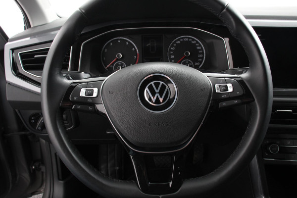 Volkswagen Polo 1.0 TSI 110pk DSG Highline | Navigatie | Apple Carplay/Android Auto | Parkeersensoren | Adaptive Cruise Control | Stoelverwarming | Getinte ramen | Climatronic