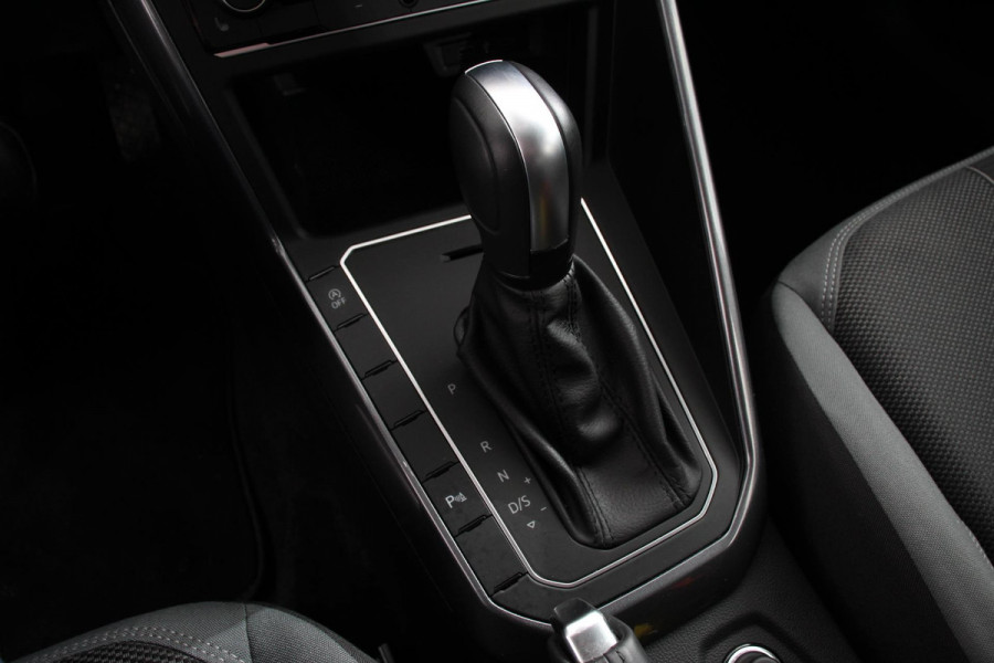 Volkswagen Polo 1.0 TSI 110pk DSG Highline | Navigatie | Apple Carplay/Android Auto | Parkeersensoren | Adaptive Cruise Control | Stoelverwarming | Getinte ramen | Climatronic
