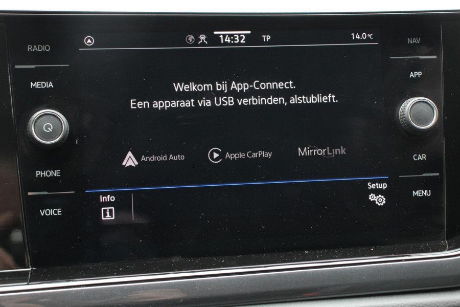 Volkswagen Polo 1.0 TSI 110pk DSG Highline | Navigatie | Apple Carplay/Android Auto | Parkeersensoren | Adaptive Cruise Control | Stoelverwarming | Getinte ramen | Climatronic
