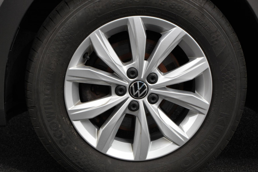 Volkswagen Polo 1.0 TSI 110pk DSG Highline | Navigatie | Apple Carplay/Android Auto | Parkeersensoren | Adaptive Cruise Control | Stoelverwarming | Getinte ramen | Climatronic