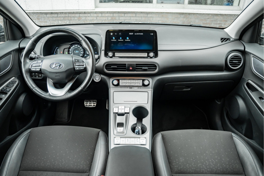 Hyundai Kona EV 64 kWh | 3-Fase lader | Adaptive Cruise | HUD | Stoel +Stuurverw |
