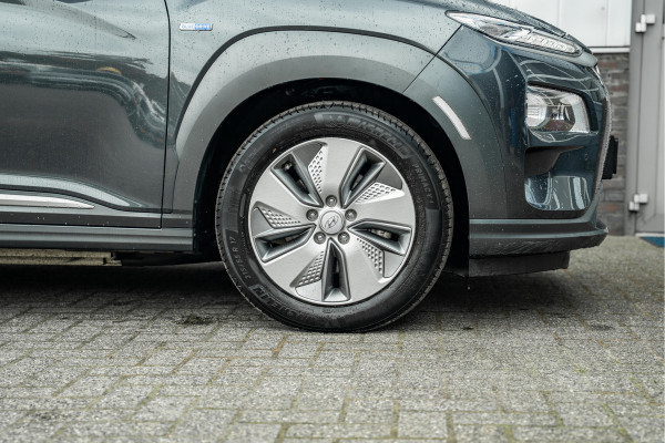 Hyundai Kona EV 64 kWh | 3-Fase lader | Adaptive Cruise | HUD | Stoel +Stuurverw |
