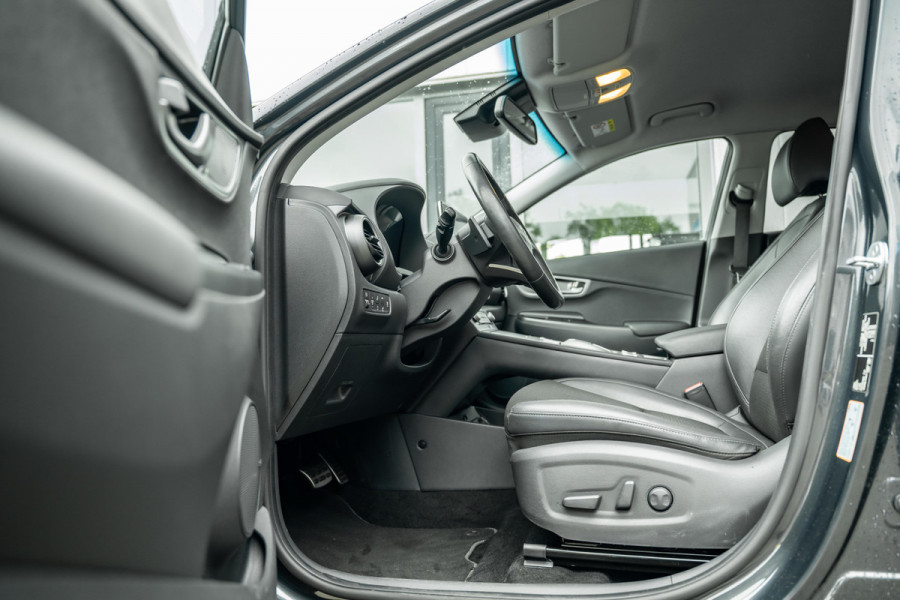 Hyundai Kona EV 64 kWh | 3-Fase lader | Adaptive Cruise | HUD | Stoel +Stuurverw |