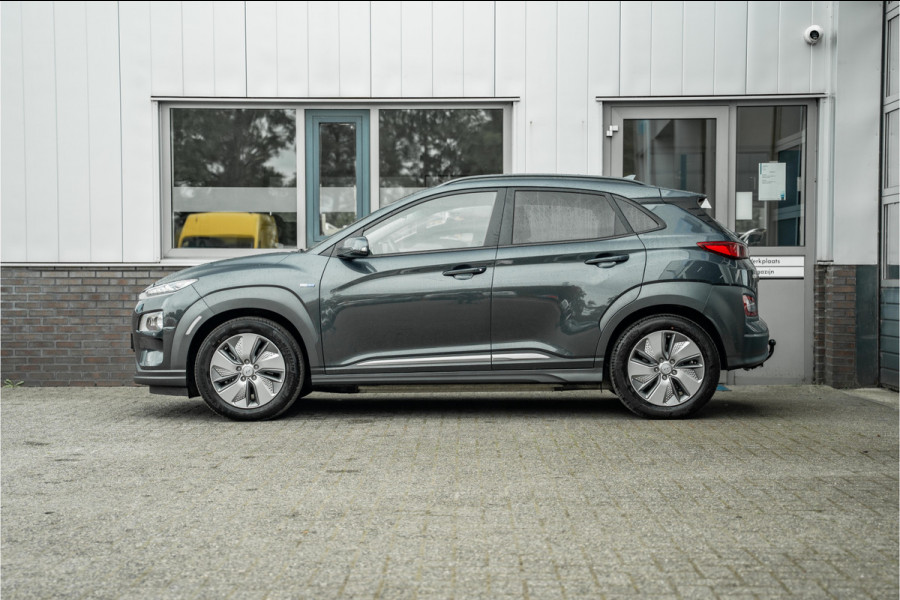 Hyundai Kona EV 64 kWh | 3-Fase lader | Adaptive Cruise | HUD | Stoel +Stuurverw |