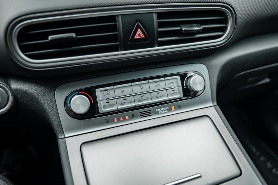 Hyundai Kona EV 64 kWh | 3-Fase lader | Adaptive Cruise | HUD | Stoel +Stuurverw |