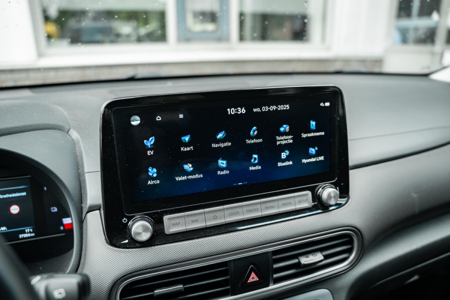 Hyundai Kona EV 64 kWh | 3-Fase lader | Adaptive Cruise | HUD | Stoel +Stuurverw |